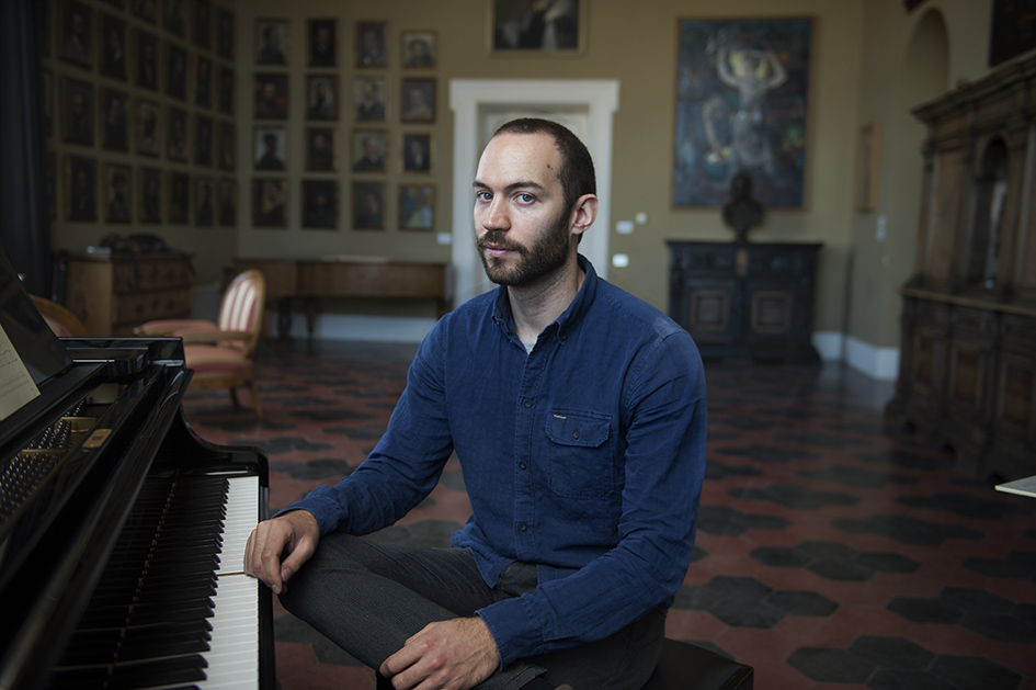 Abel Paul, becario en la especialidad de música de la Real Academia de España en Roma en 2018. Fotografía:  Miguel Lizana / AECID