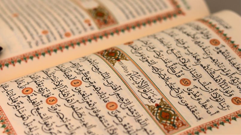La Biblioteca Islámica amplía su colección de coranes