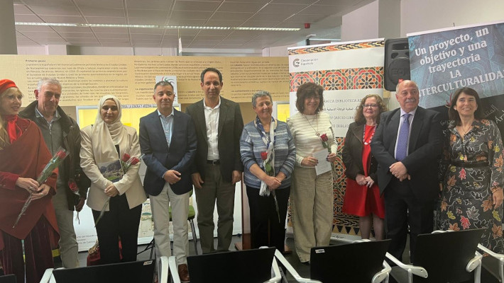 Algunos de los participantes del acto, celebrado en el espacio expositivo de la Biblioteca