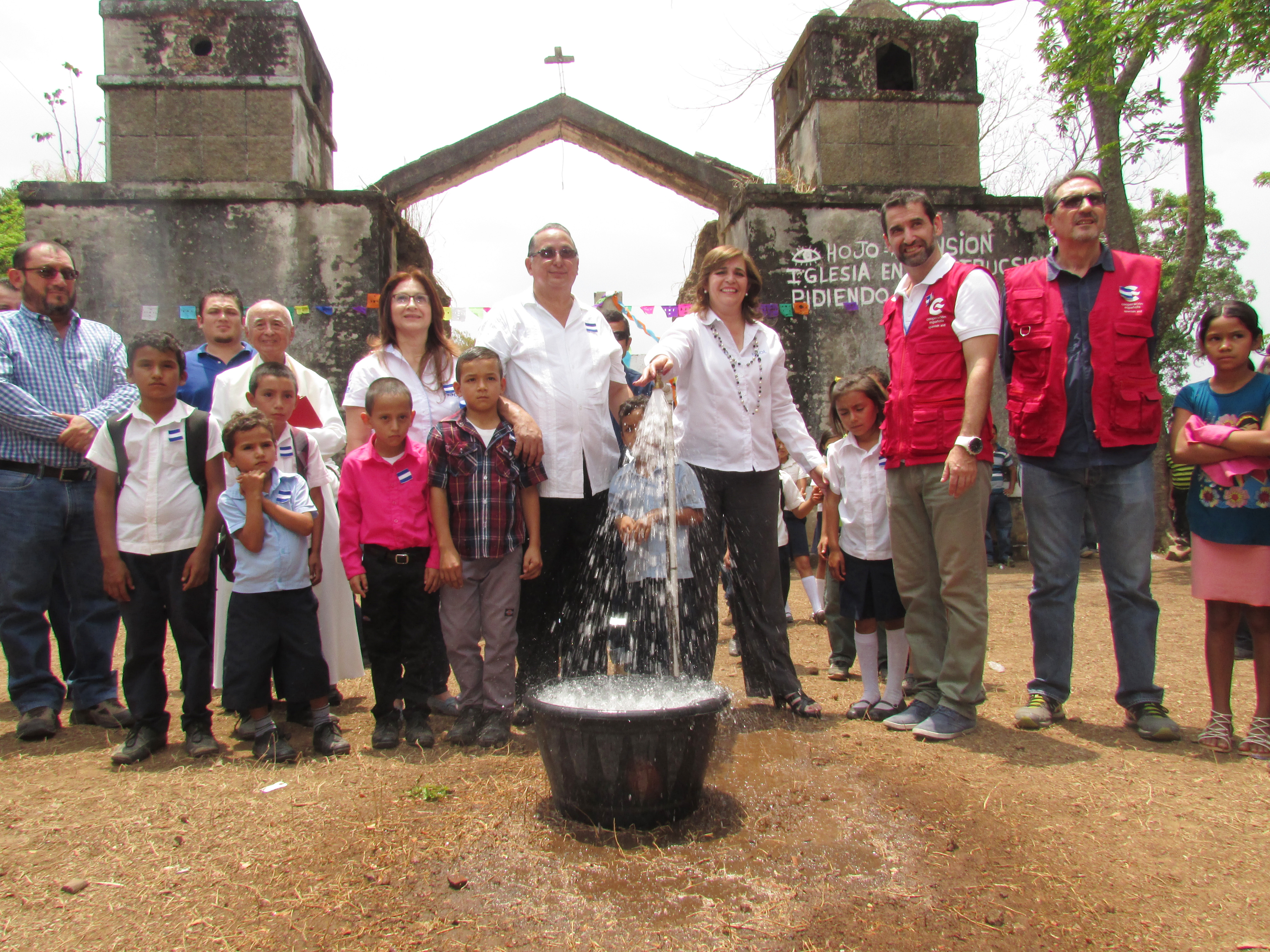 Fuente de agua financiada por la Cooperación Española