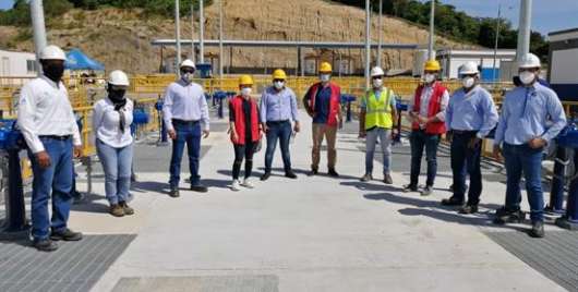 Visita con autoridades