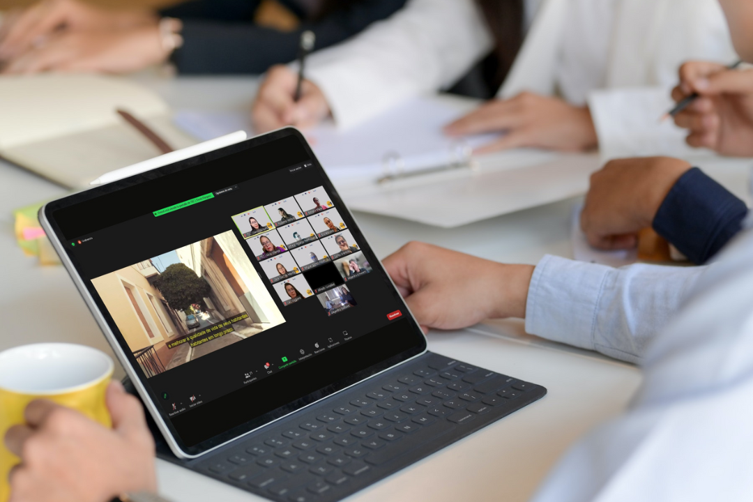 Portátil con videollamada